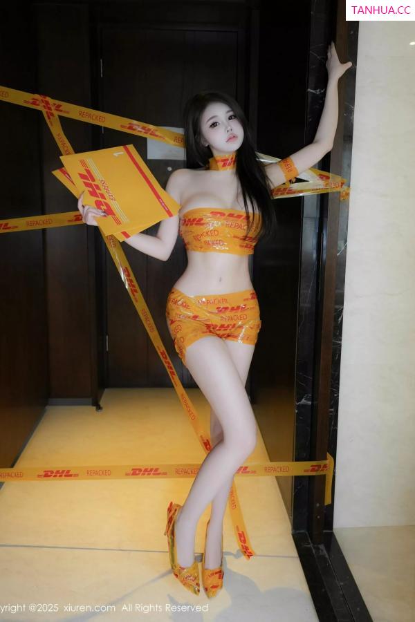 甜妮  [XiuRen]高清写真图 2025.03.14 No.10016 甜妮 美腿性感第12张图片